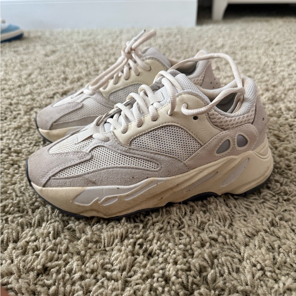 Yeezy Beige and Cream Men's Shoes